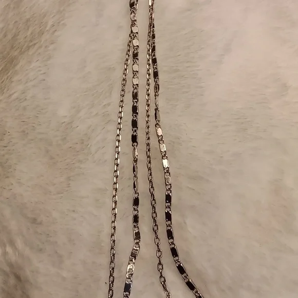 373. NECKLACE FASHION CLEAR PINK GREEN GEMS SILVER TONE MULTI STRAND 17" - Picture 4 of 6